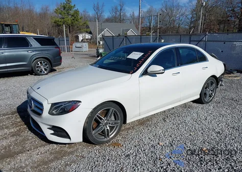 2018 Mercedes-Benz E 300 4Matic из США, поврежденный, VIN WDDZF4KB4JA442583
